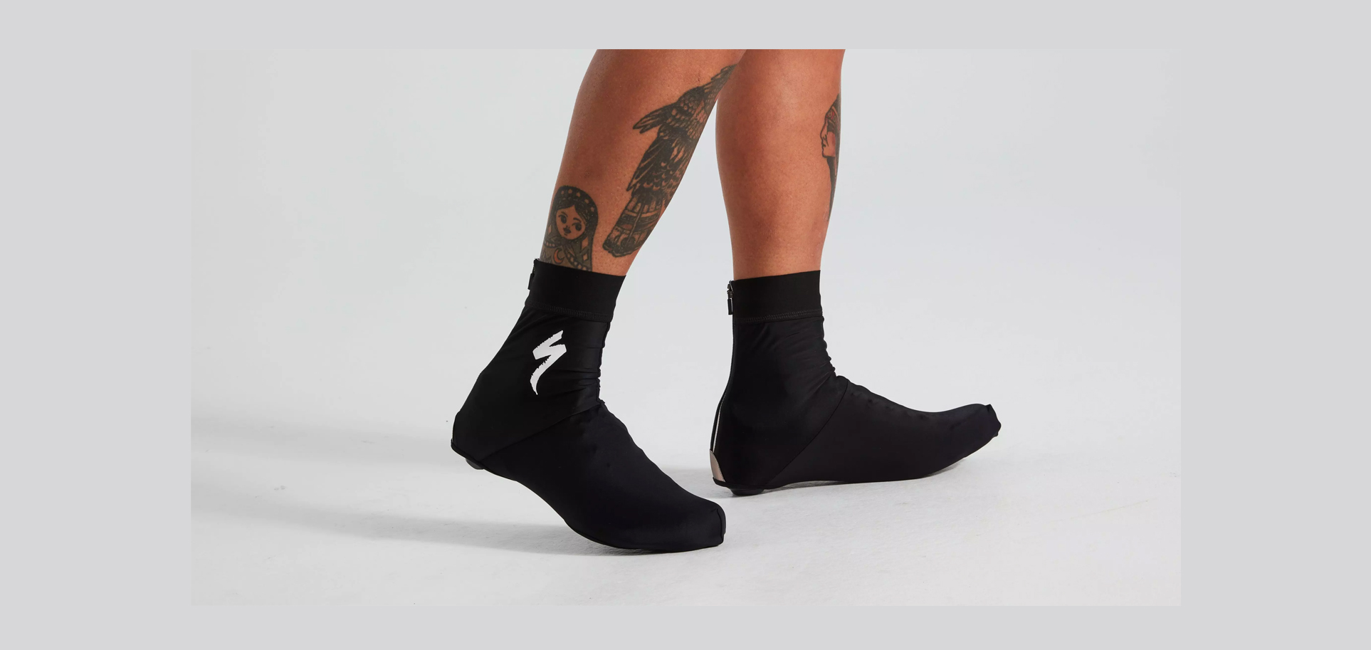 LOGO SHOE COVER BLK 64322-370 b