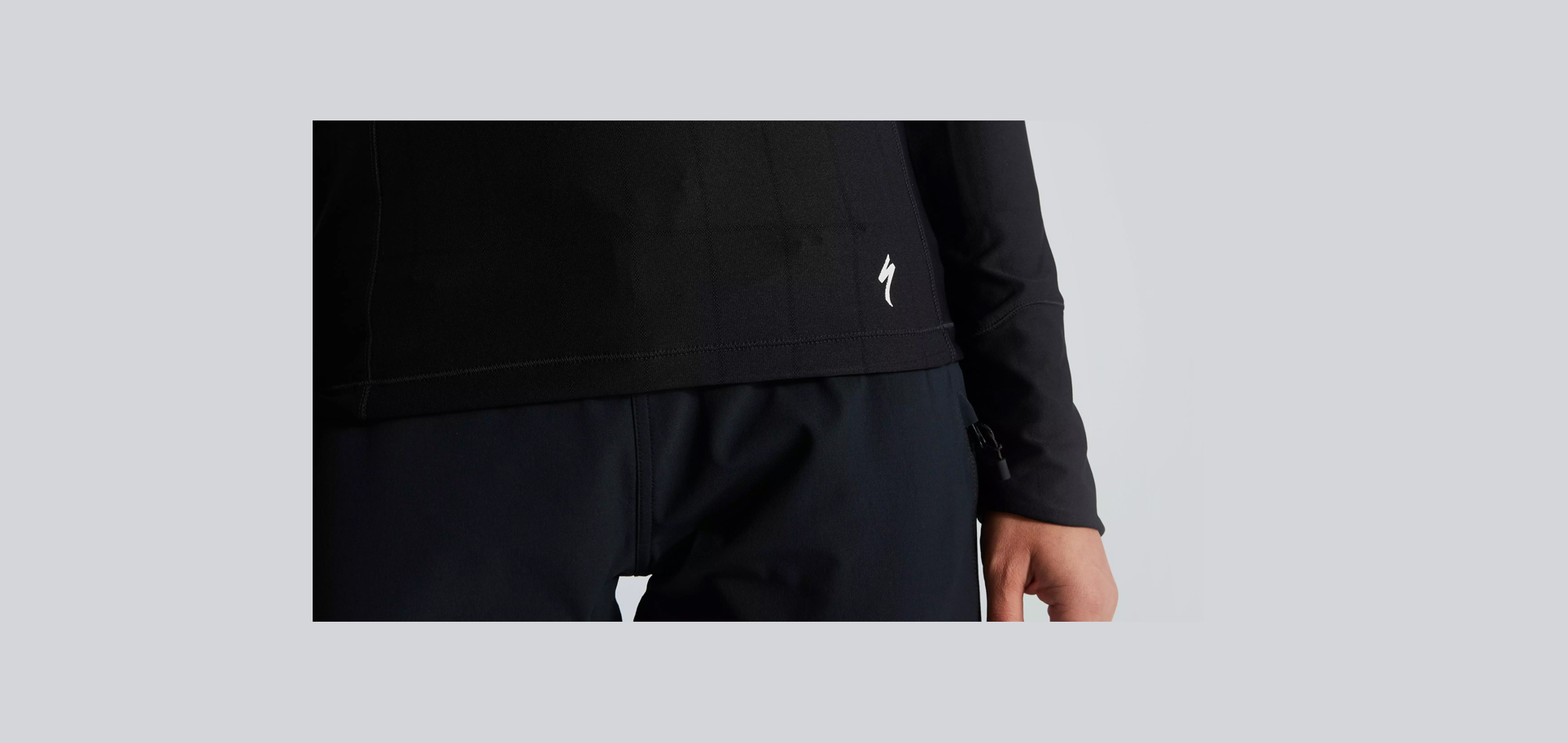 LEGACY LIGHTWEIGHT HOODIE WMN BLK f