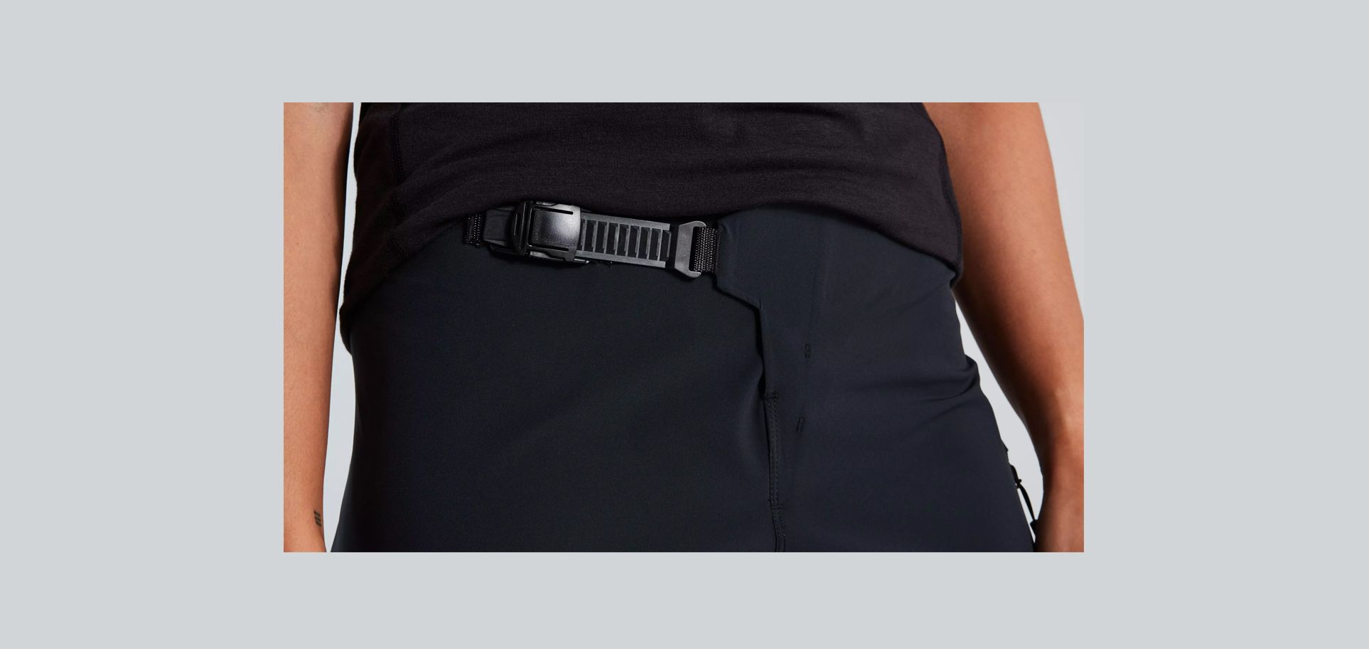 TRAIL AIR SHORT WMN BLK e