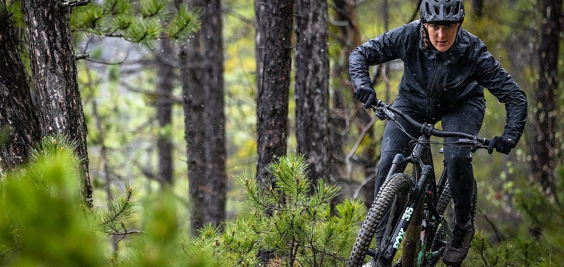 TRAIL RAIN JACKET WMN BLK g