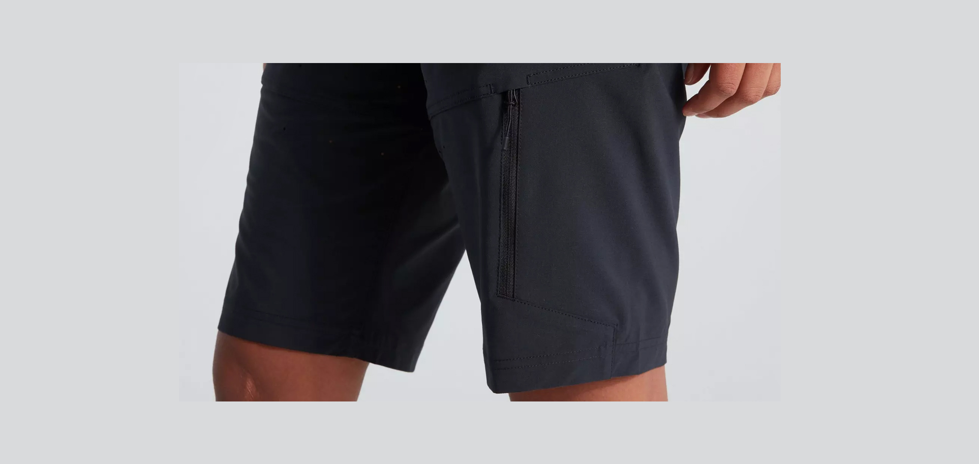 TRAIL CARGO SHORT WMN BLK d