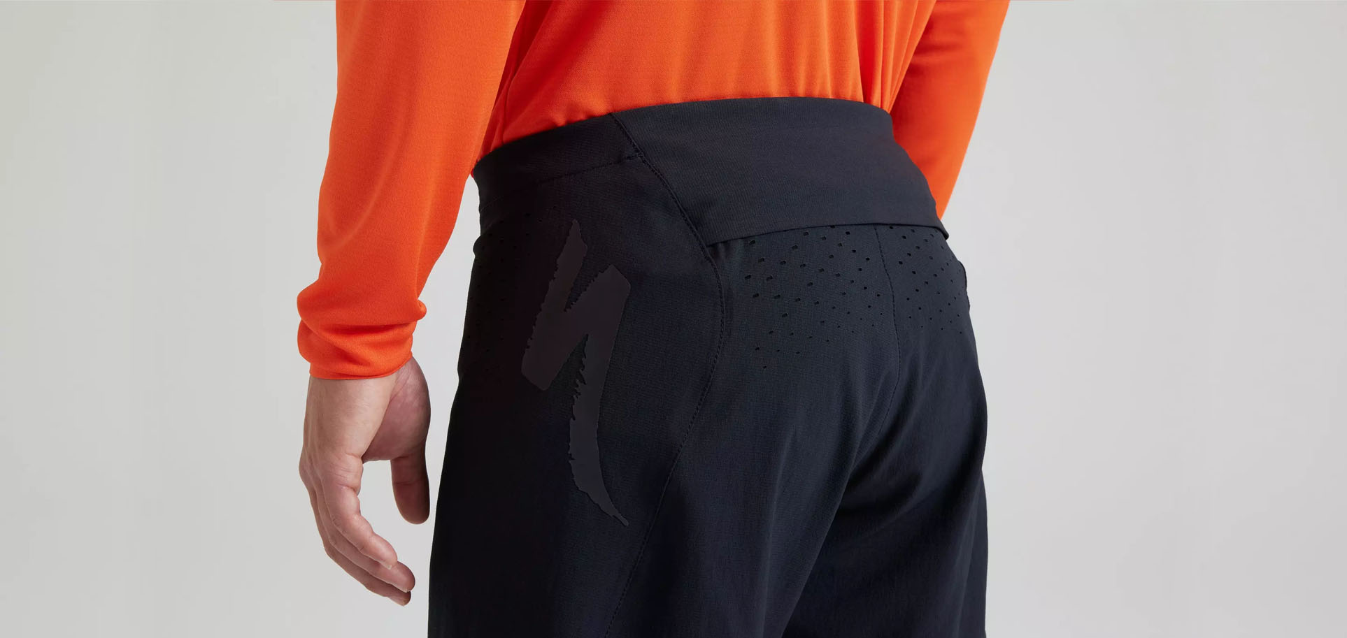 GRAVITY SHORT BLK-BLK 5