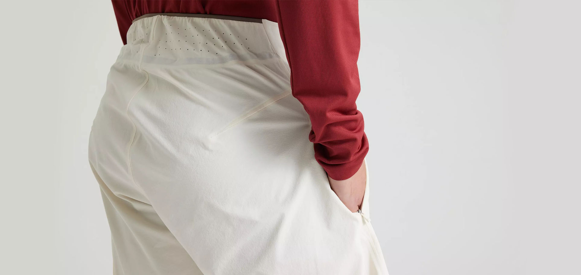 GRAVITY TRAINING RACE SHORT MEN BRCHWHT 4