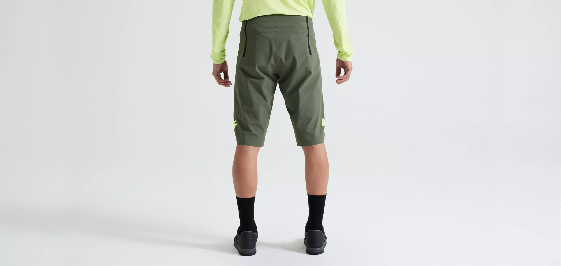 TRAIL AIR SHORT MEN OAKGRN 2